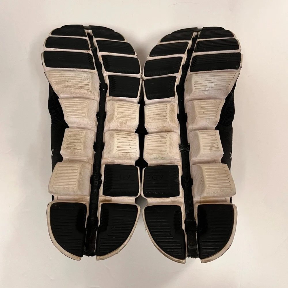 On Running On Cloud Sneakers - Classic Black and White Size 7.5 - Picture 8 of 13